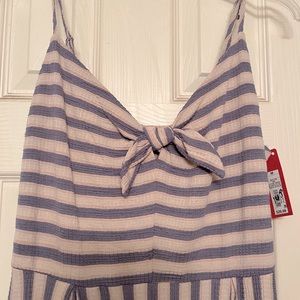 Never worn, pants/romper💁🏻‍♀️ Cute outfit for spring and summer.